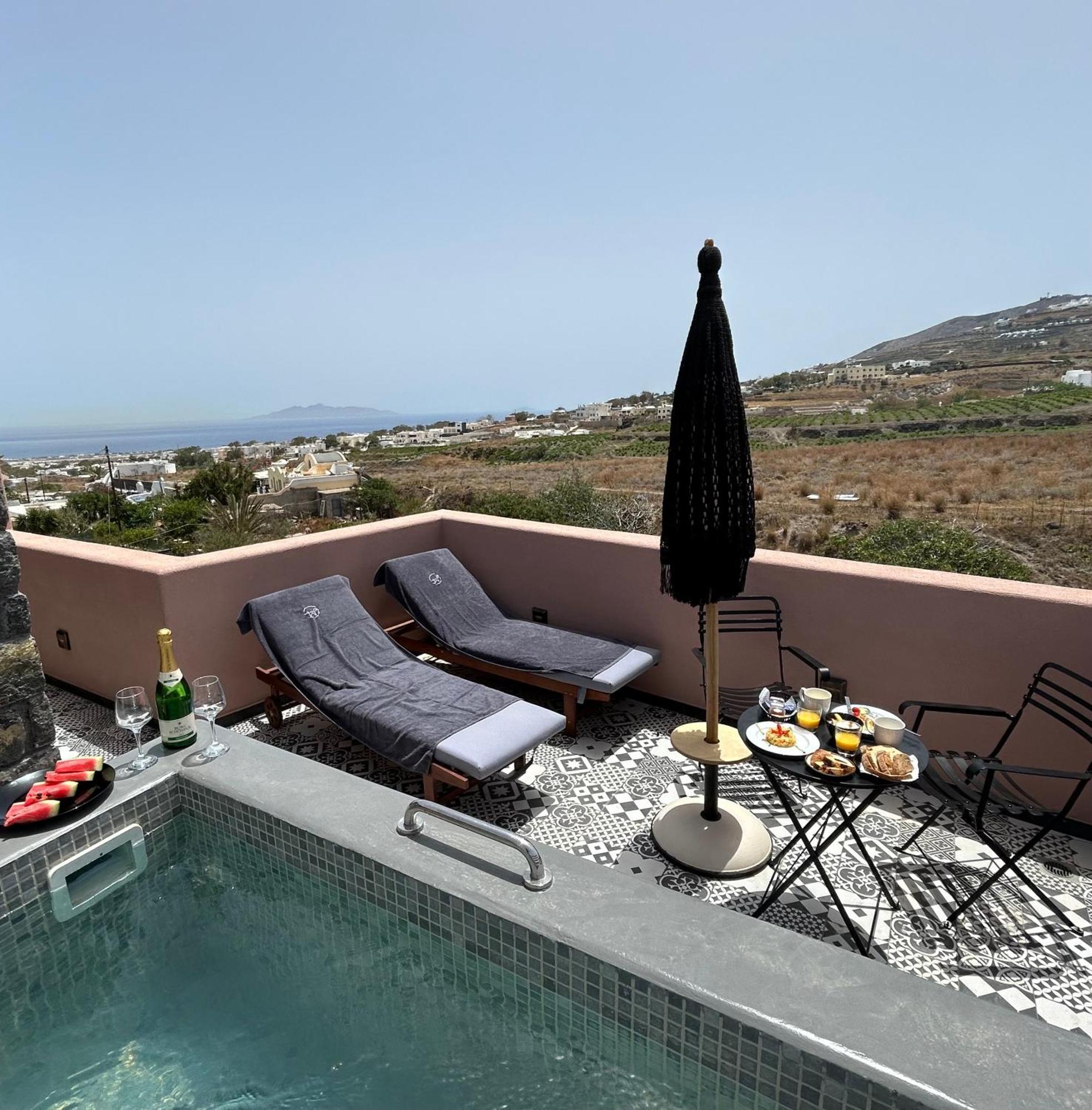 Golden Moments Luxury Stone Villas A 메사리아 객실 사진