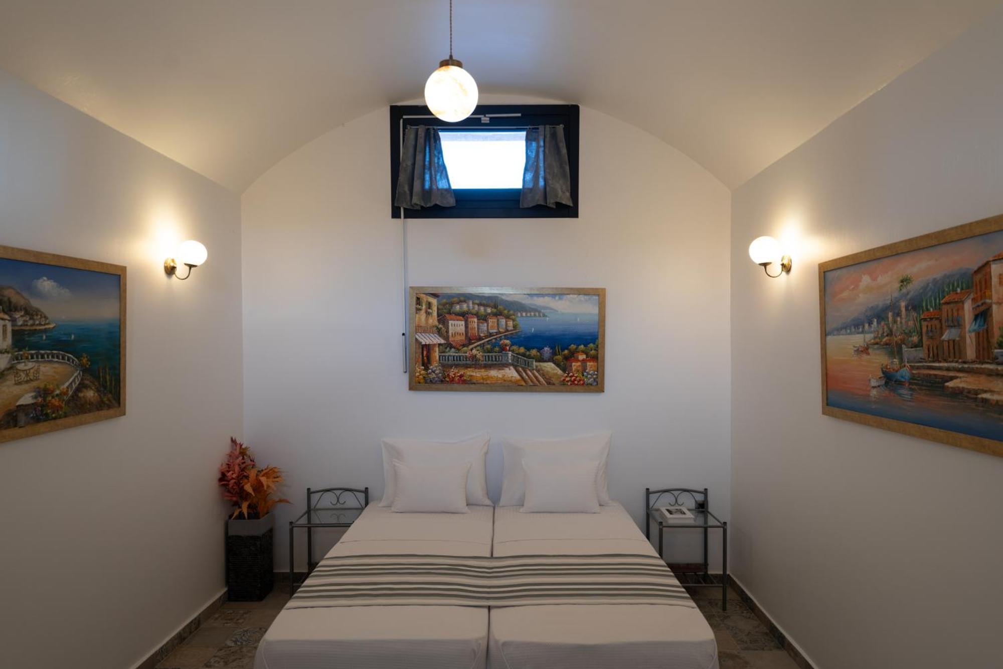 Golden Moments Luxury Stone Villas A 메사리아 객실 사진