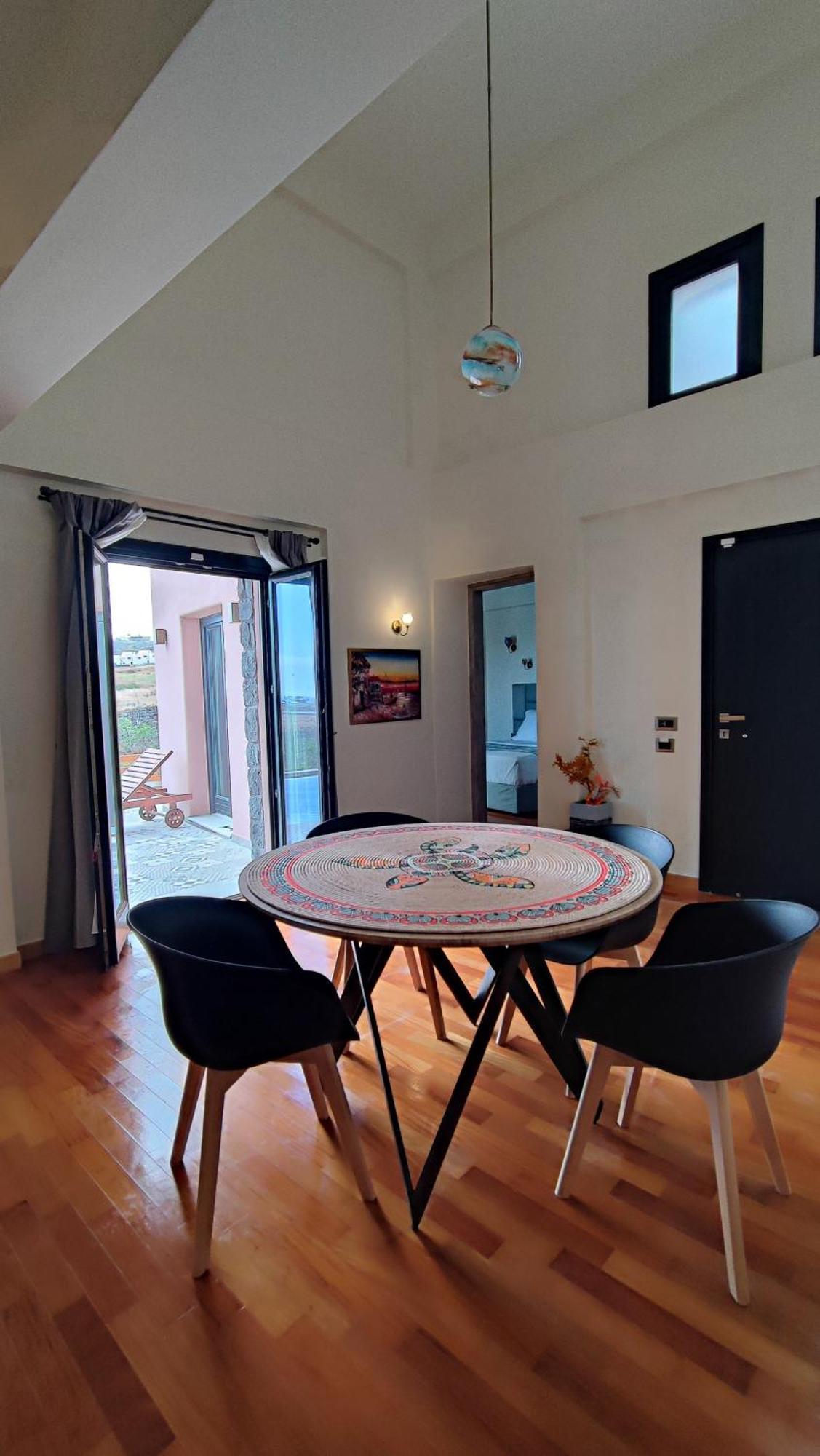 Golden Moments Luxury Stone Villas A 메사리아 객실 사진